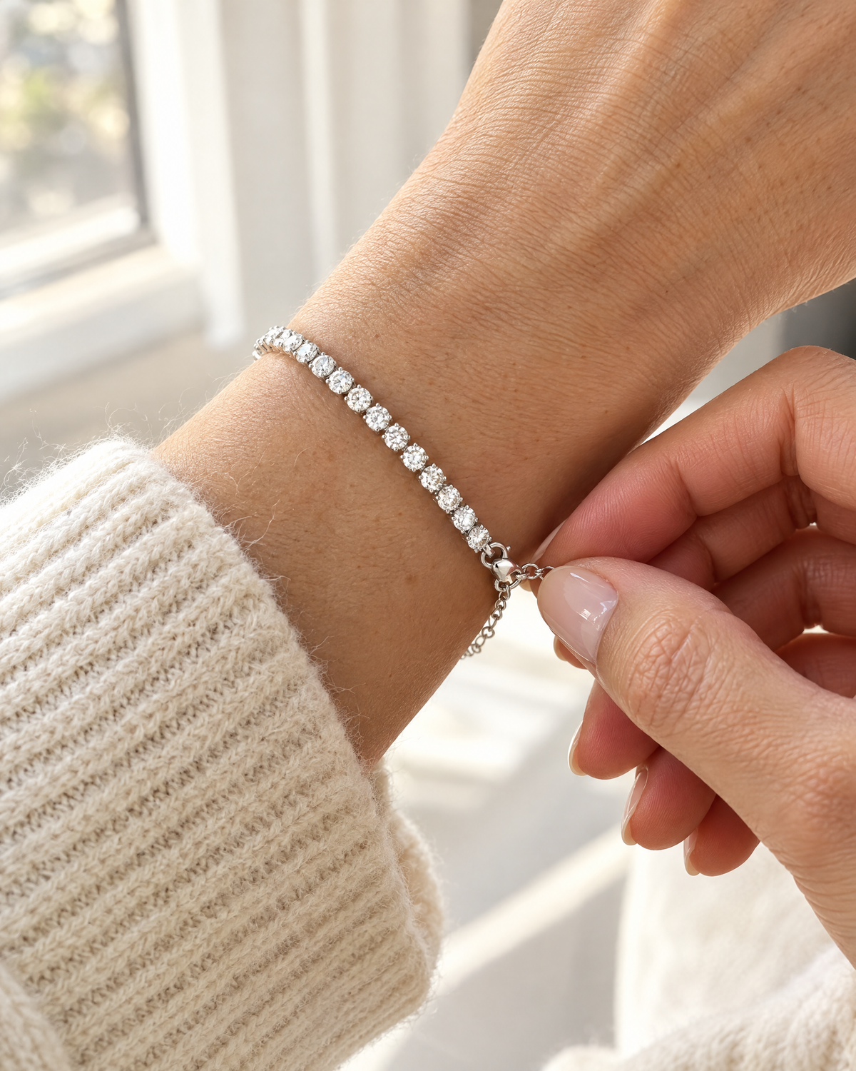 KRYAL Aura Classic tennis bracelet on the wrist (Illustrative image)
