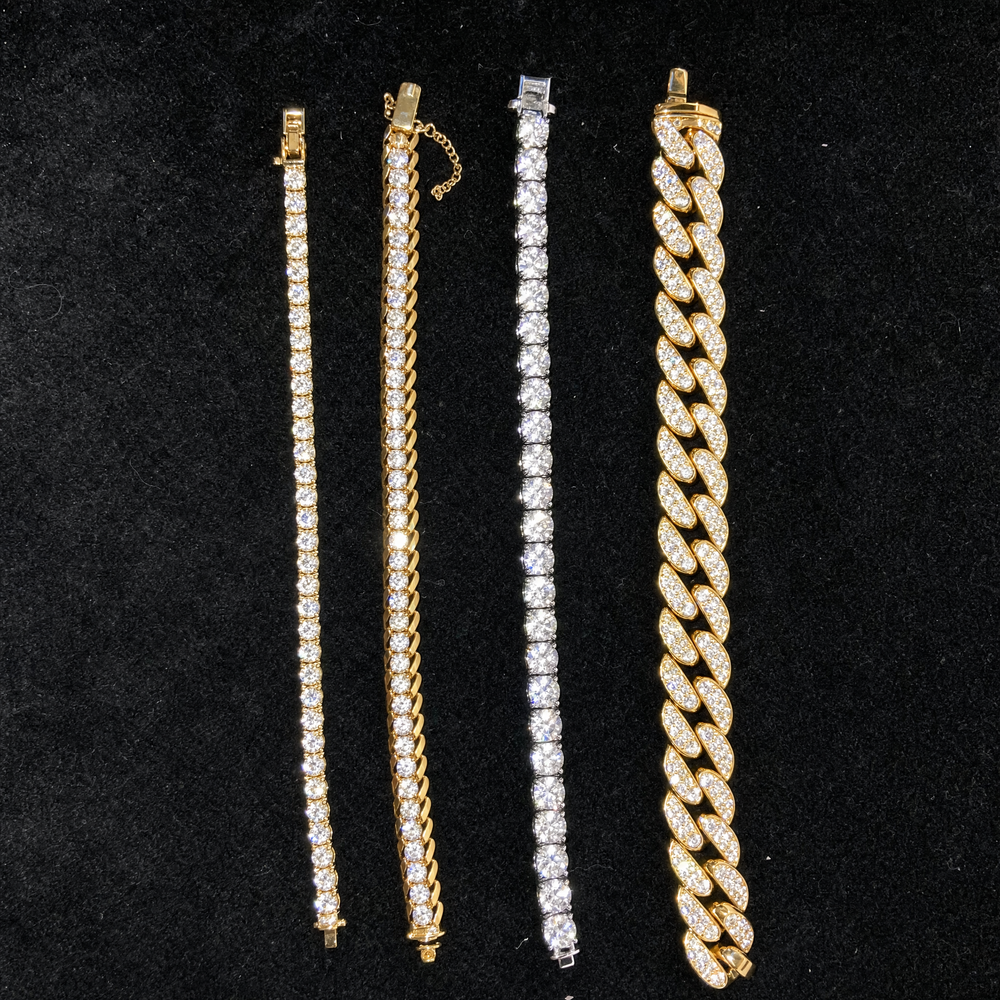 KRYAL bracelets in different widths (Illustrative image)